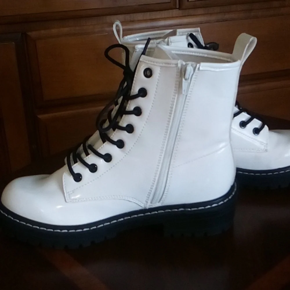 Ichigo Ladies Boots Size 8.5